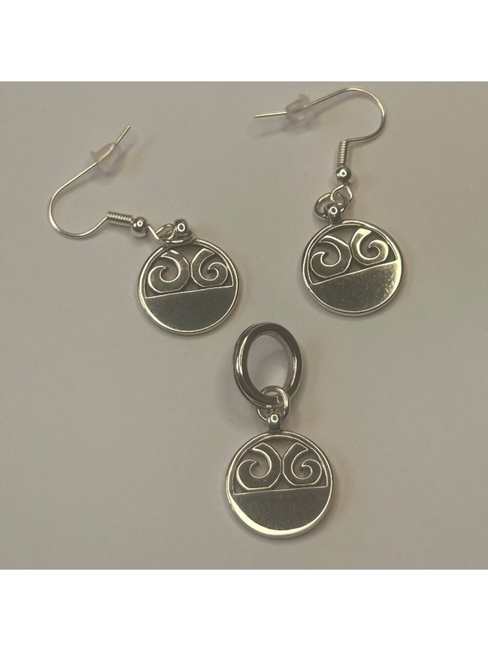 Brighton London Groove custom earrings and charm NWOT  silver
